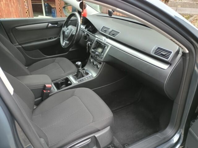 Фольксваген Пассат 2012 в Самборе на Automoto.ua Серый Фольксваген Пассат, объемом двигателя 1.6 л и пробегом 275 тыс. км за 9500 $, фото 9 на Automoto.ua