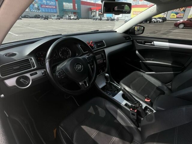 Серый Фольксваген Пассат, объемом двигателя 2.5 л и пробегом 193 тыс. км за 9400 $, фото 17 на Automoto.ua