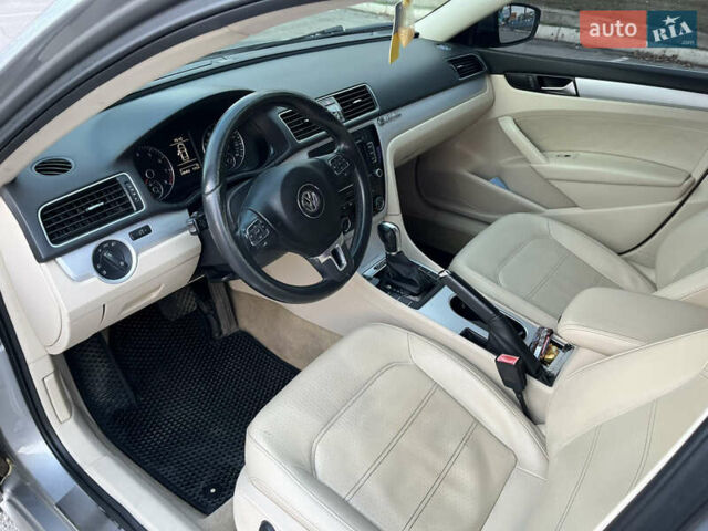Сірий Фольксваген Пассат, об'ємом двигуна 2.5 л та пробігом 150 тис. км за 11700 $, фото 7 на Automoto.ua