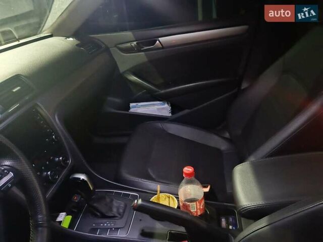 Сірий Фольксваген Пассат, об'ємом двигуна 2.48 л та пробігом 260 тис. км за 8999 $, фото 8 на Automoto.ua