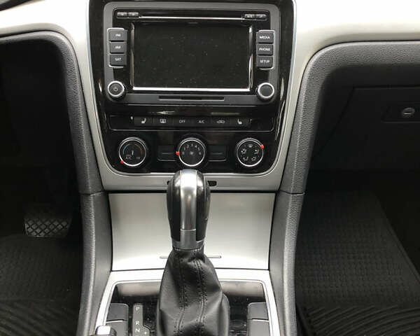 Серый Фольксваген Пассат, объемом двигателя 2.5 л и пробегом 194 тыс. км за 8500 $, фото 8 на Automoto.ua