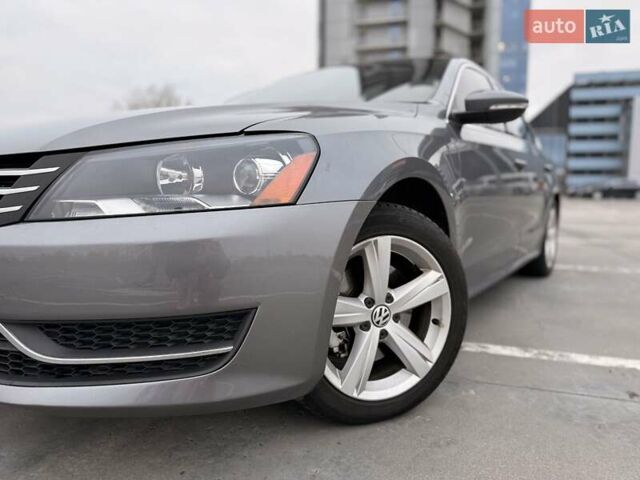 Серый Фольксваген Пассат, объемом двигателя 2.5 л и пробегом 280 тыс. км за 10300 $, фото 11 на Automoto.ua