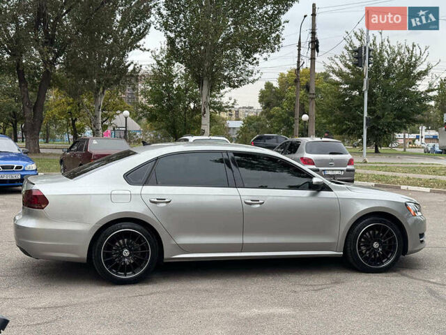 Сірий Фольксваген Пассат, об'ємом двигуна 2.5 л та пробігом 253 тис. км за 10490 $, фото 5 на Automoto.ua