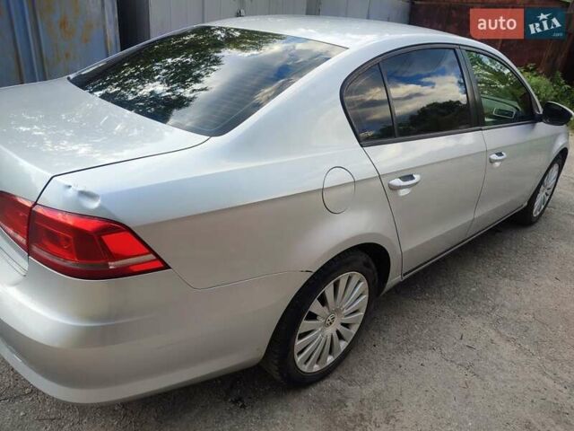 Серый Фольксваген Пассат, объемом двигателя 1.39 л и пробегом 160 тыс. км за 10000 $, фото 16 на Automoto.ua