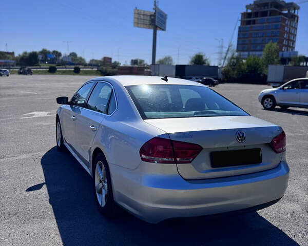 Серый Фольксваген Пассат, объемом двигателя 2.5 л и пробегом 194 тыс. км за 8500 $, фото 4 на Automoto.ua