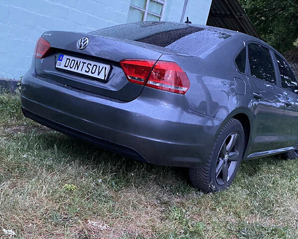 Сірий Фольксваген Пассат, об'ємом двигуна 2.5 л та пробігом 231 тис. км за 10000 $, фото 1 на Automoto.ua