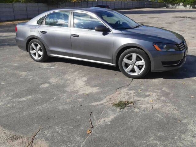 Серый Фольксваген Пассат, объемом двигателя 2.5 л и пробегом 98 тыс. км за 12000 $, фото 3 на Automoto.ua