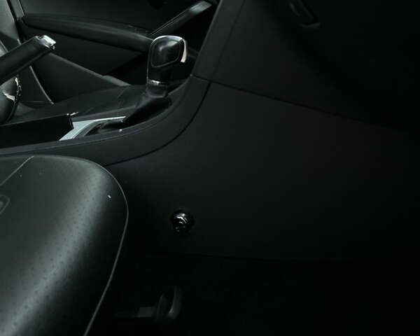 Серый Фольксваген Пассат, объемом двигателя 2.48 л и пробегом 249 тыс. км за 9000 $, фото 31 на Automoto.ua