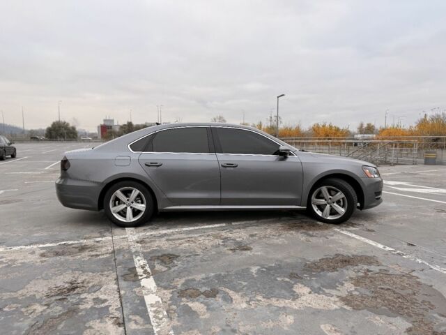 Серый Фольксваген Пассат, объемом двигателя 2.5 л и пробегом 280 тыс. км за 10000 $, фото 3 на Automoto.ua