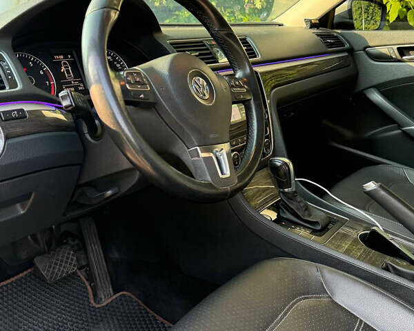 Сірий Фольксваген Пассат, об'ємом двигуна 2.5 л та пробігом 269 тис. км за 10500 $, фото 19 на Automoto.ua