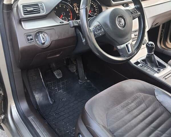 Сірий Фольксваген Пассат, об'ємом двигуна 1.8 л та пробігом 234 тис. км за 10900 $, фото 19 на Automoto.ua