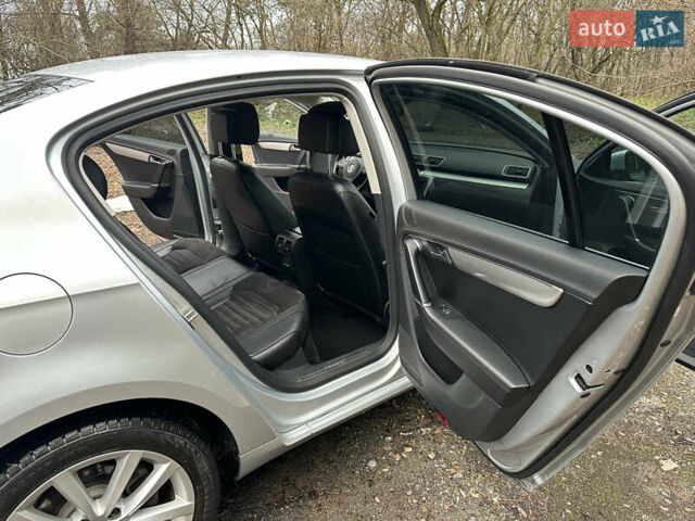 Сірий Фольксваген Пассат, об'ємом двигуна 1.8 л та пробігом 257 тис. км за 8999 $, фото 29 на Automoto.ua