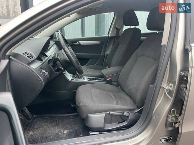 Серый Фольксваген Пассат, объемом двигателя 1.97 л и пробегом 240 тыс. км за 12490 $, фото 8 на Automoto.ua
