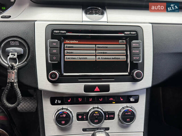 Серый Фольксваген Пассат, объемом двигателя 1.8 л и пробегом 145 тыс. км за 12990 $, фото 4 на Automoto.ua