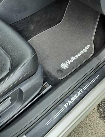 Серый Фольксваген Пассат, объемом двигателя 2.5 л и пробегом 219 тыс. км за 12000 $, фото 14 на Automoto.ua