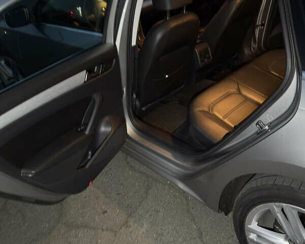 Серый Фольксваген Пассат, объемом двигателя 1.97 л и пробегом 291 тыс. км за 13000 $, фото 14 на Automoto.ua