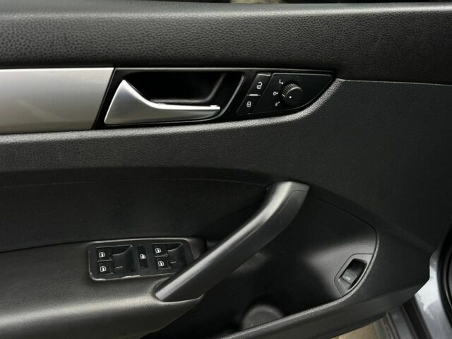 Фольксваген Пассат 2013 в Кривом Роге на Automoto.ua Серый Фольксваген Пассат, объемом двигателя 2.5 л и пробегом 185 тыс. км за 9400 $, фото 8 на Automoto.ua