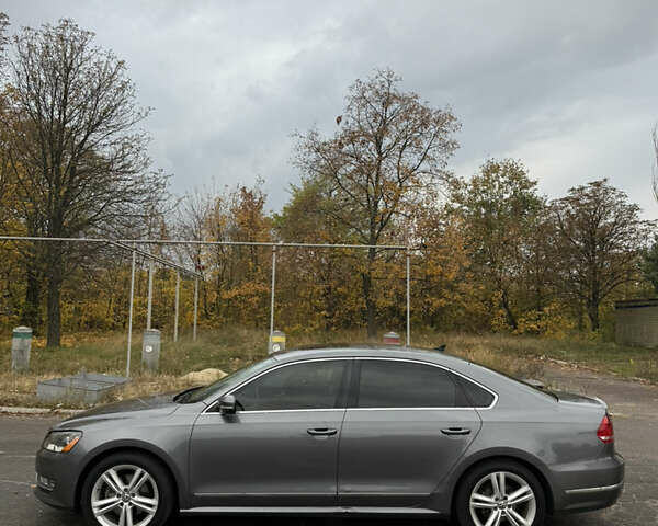 Серый Фольксваген Пассат, объемом двигателя 1.97 л и пробегом 234 тыс. км за 14000 $, фото 7 на Automoto.ua