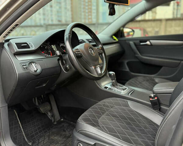 Серый Фольксваген Пассат, объемом двигателя 1.98 л и пробегом 215 тыс. км за 12900 $, фото 7 на Automoto.ua