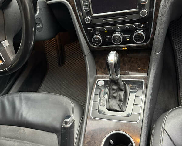 Сірий Фольксваген Пассат, об'ємом двигуна 1.97 л та пробігом 263 тис. км за 10500 $, фото 10 на Automoto.ua