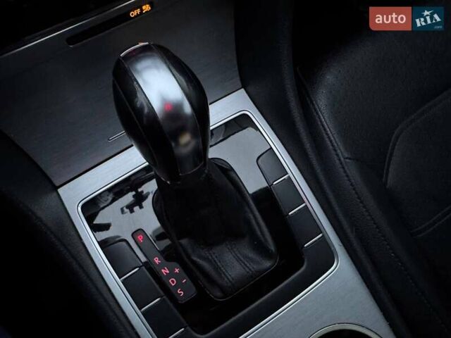 Серый Фольксваген Пассат, объемом двигателя 2.5 л и пробегом 236 тыс. км за 11800 $, фото 28 на Automoto.ua