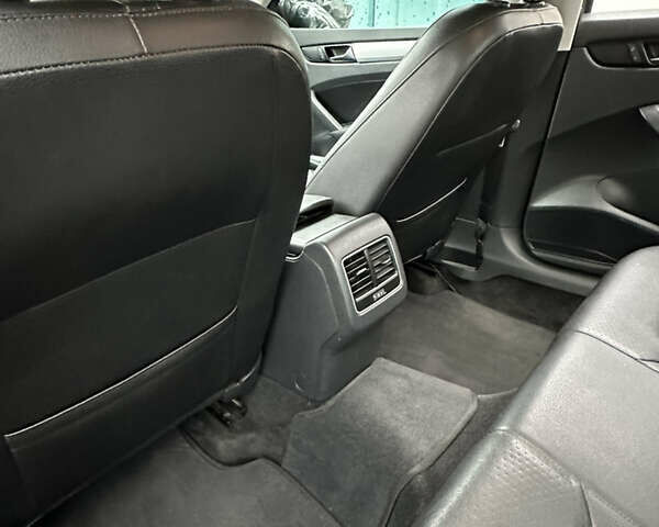 Серый Фольксваген Пассат, объемом двигателя 2.5 л и пробегом 276 тыс. км за 7999 $, фото 11 на Automoto.ua