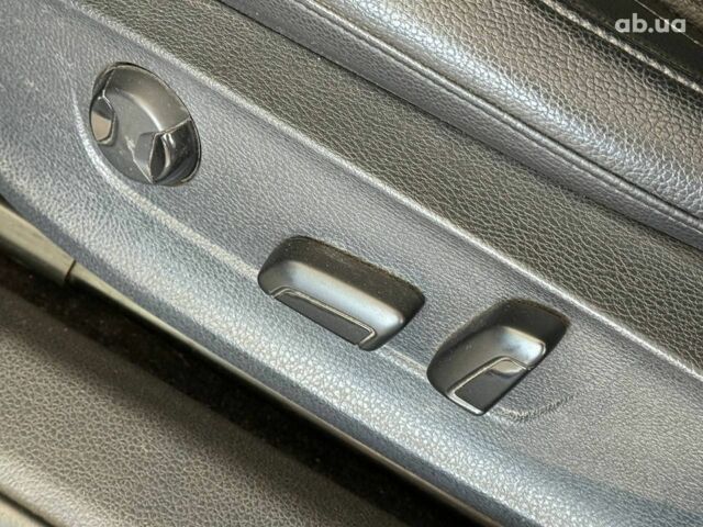 Серый Фольксваген Пассат, объемом двигателя 2.5 л и пробегом 217 тыс. км за 10640 $, фото 10 на Automoto.ua