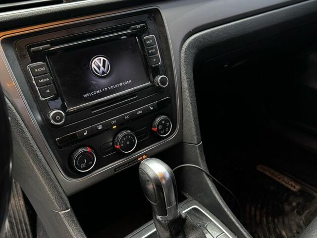 Серый Фольксваген Пассат, объемом двигателя 1.8 л и пробегом 146 тыс. км за 5400 $, фото 9 на Automoto.ua