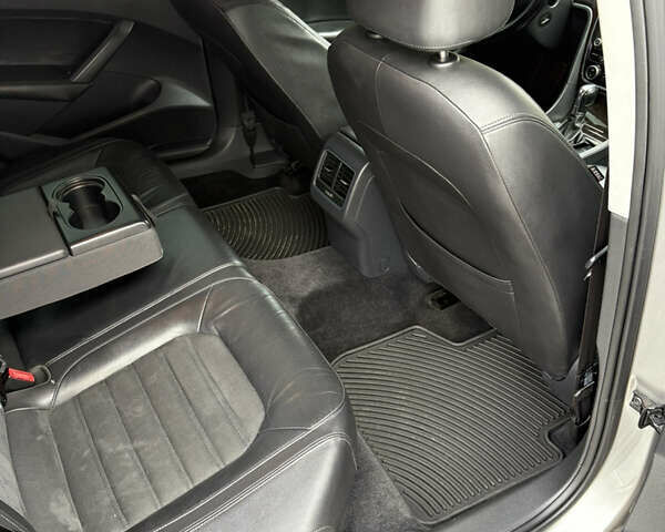 Сірий Фольксваген Пассат, об'ємом двигуна 2 л та пробігом 203 тис. км за 12500 $, фото 19 на Automoto.ua