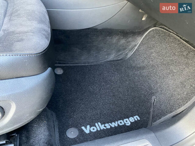 Серый Фольксваген Пассат, объемом двигателя 2 л и пробегом 180 тыс. км за 12500 $, фото 16 на Automoto.ua