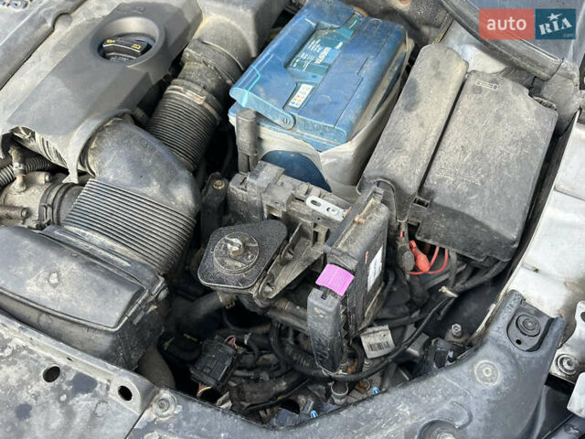 Серый Фольксваген Пассат, объемом двигателя 2.5 л и пробегом 226 тыс. км за 10500 $, фото 15 на Automoto.ua