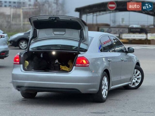 Серый Фольксваген Пассат, объемом двигателя 2.5 л и пробегом 236 тыс. км за 11800 $, фото 48 на Automoto.ua