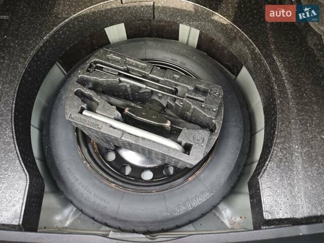 Серый Фольксваген Пассат, объемом двигателя 1.97 л и пробегом 206 тыс. км за 10700 $, фото 12 на Automoto.ua