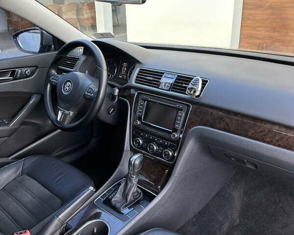 Сірий Фольксваген Пассат, об'ємом двигуна 2 л та пробігом 260 тис. км за 11900 $, фото 27 на Automoto.ua