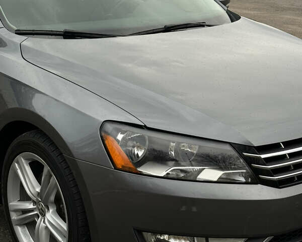 Серый Фольксваген Пассат, объемом двигателя 1.97 л и пробегом 234 тыс. км за 14000 $, фото 4 на Automoto.ua