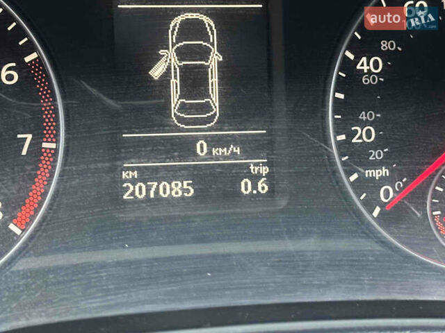 Серый Фольксваген Пассат, объемом двигателя 2.48 л и пробегом 207 тыс. км за 10700 $, фото 8 на Automoto.ua