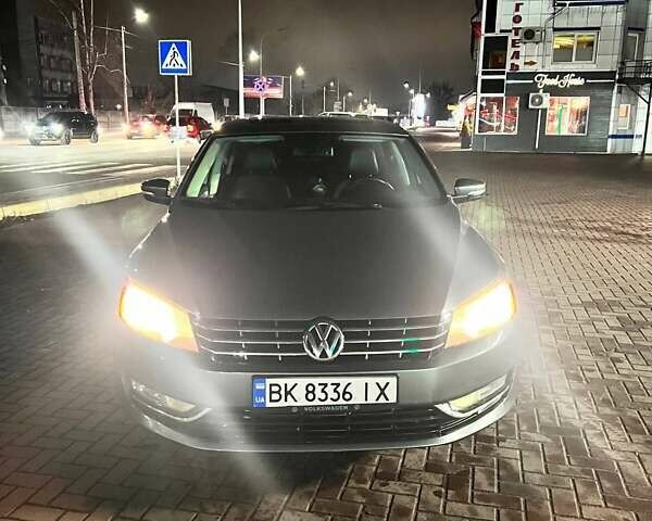 Сірий Фольксваген Пассат, об'ємом двигуна 2 л та пробігом 278 тис. км за 10500 $, фото 4 на Automoto.ua