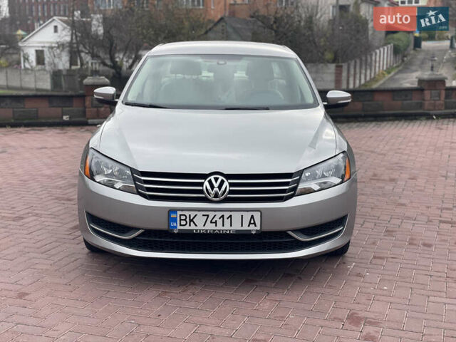 Серый Фольксваген Пассат, объемом двигателя 1.8 л и пробегом 165 тыс. км за 7999 $, фото 2 на Automoto.ua