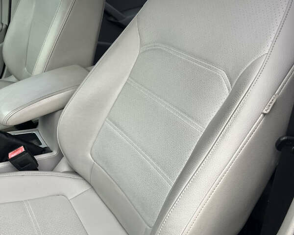 Сірий Фольксваген Пассат, об'ємом двигуна 2 л та пробігом 240 тис. км за 10000 $, фото 12 на Automoto.ua