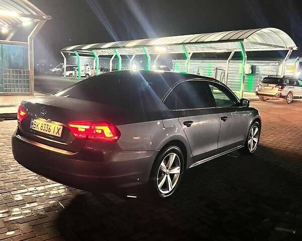 Сірий Фольксваген Пассат, об'ємом двигуна 2 л та пробігом 278 тис. км за 10500 $, фото 1 на Automoto.ua