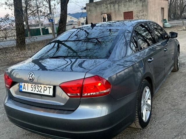 Серый Фольксваген Пассат, объемом двигателя 2.5 л и пробегом 246 тыс. км за 9500 $, фото 3 на Automoto.ua