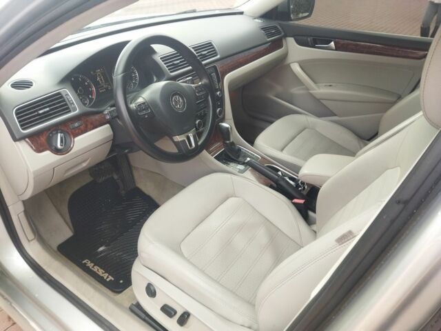 Фольксваген Пассат 2013 в Прилуках на Automoto.ua Серый Фольксваген Пассат, объемом двигателя 2.5 л и пробегом 290 тыс. км за 9100 $, фото 6 на Automoto.ua