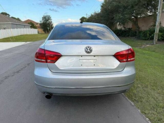 Серый Фольксваген Пассат, объемом двигателя 2 л и пробегом 135 тыс. км за 7500 $, фото 4 на Automoto.ua