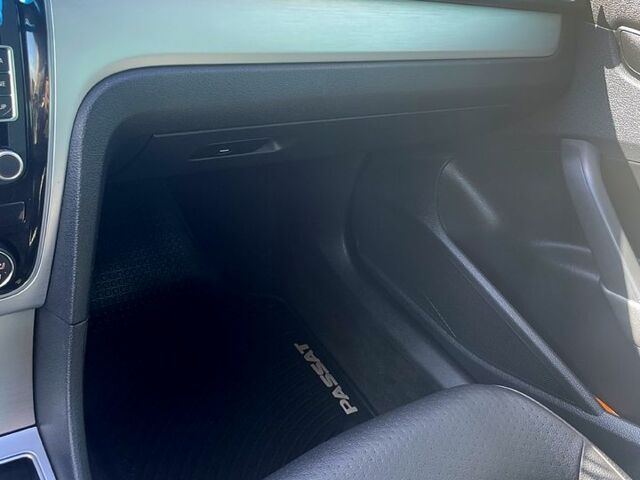 Серый Фольксваген Пассат, объемом двигателя 2.5 л и пробегом 119 тыс. км за 12200 $, фото 5 на Automoto.ua