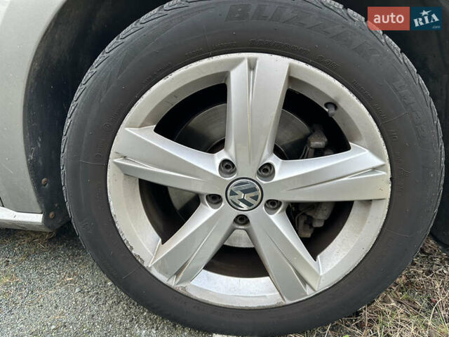 Серый Фольксваген Пассат, объемом двигателя 2.5 л и пробегом 226 тыс. км за 10500 $, фото 36 на Automoto.ua