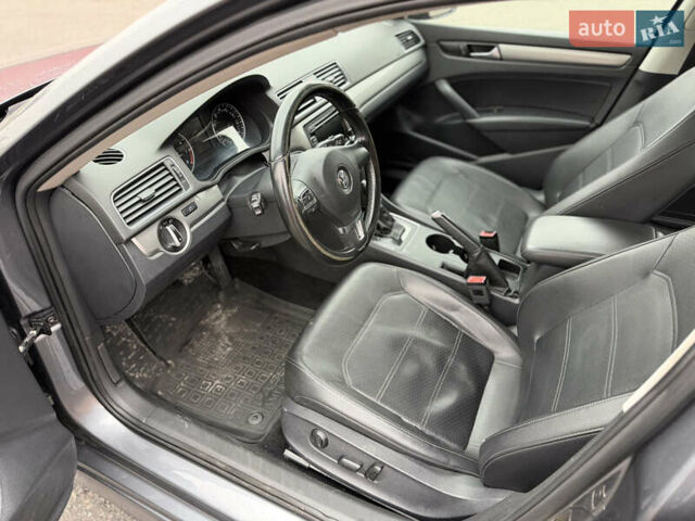 Серый Фольксваген Пассат, объемом двигателя 1.8 л и пробегом 210 тыс. км за 8300 $, фото 7 на Automoto.ua