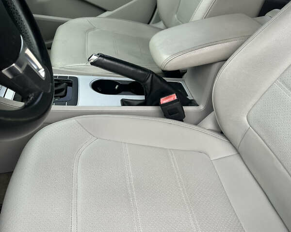 Сірий Фольксваген Пассат, об'ємом двигуна 2 л та пробігом 240 тис. км за 10000 $, фото 13 на Automoto.ua