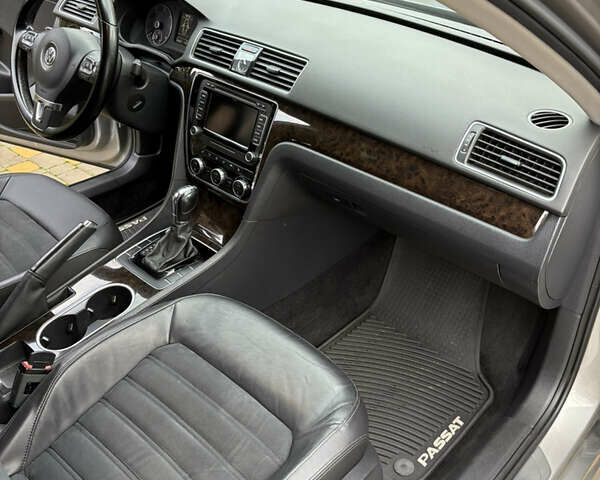 Сірий Фольксваген Пассат, об'ємом двигуна 2 л та пробігом 203 тис. км за 12500 $, фото 17 на Automoto.ua
