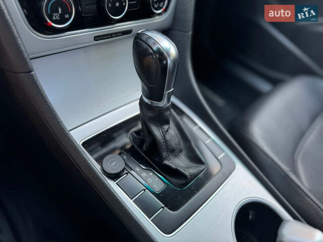 Серый Фольксваген Пассат, объемом двигателя 2.48 л и пробегом 222 тыс. км за 9500 $, фото 26 на Automoto.ua