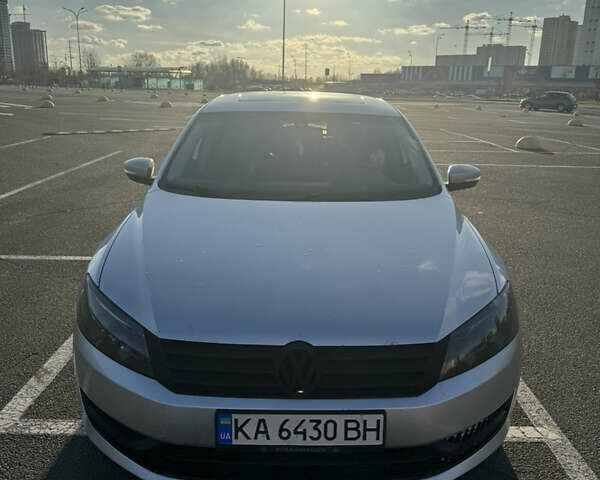 Серый Фольксваген Пассат, объемом двигателя 2.5 л и пробегом 216 тыс. км за 9800 $, фото 7 на Automoto.ua